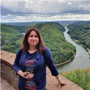 Musik- und Kunstlehrerin mit Erfahrung u.a. im interkulturellen Bereich